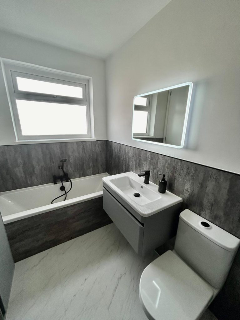 Bathroom 1b